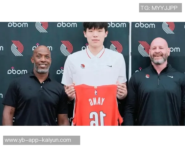 开拓者小阵容展现锋线运动潜力小杨登场时间或将缩减