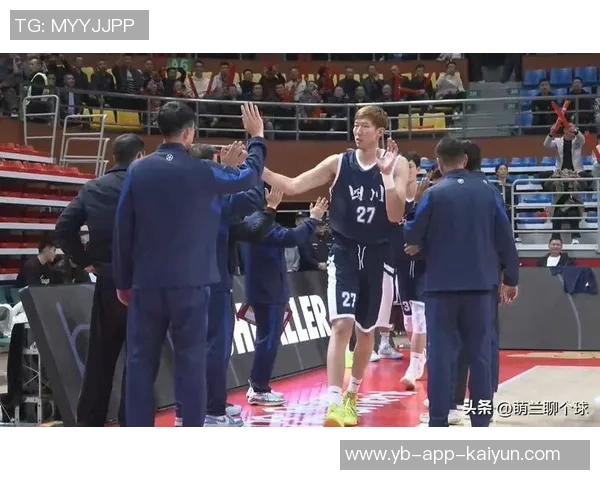 周琦面对包夹表现出色关键时刻失误遗憾落败贡献19分9板2帽