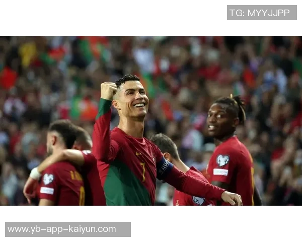 C罗热爱环足奖典礼渴望更多奖杯与千球里程碑